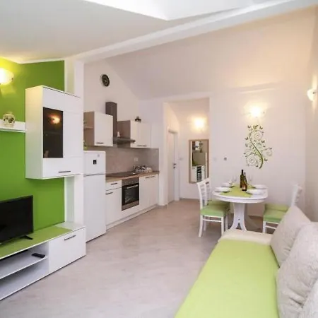 דירה In Brodarica With Sea View, Balcony, Air Conditioning, Wifi 5183-2 שיבניק